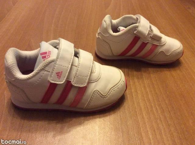 Adidasi Adidas de piele mar. 23