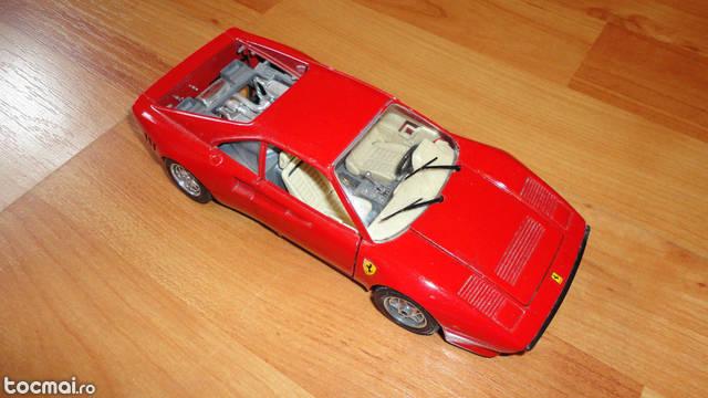 Masinuta de fier marca Ferrari