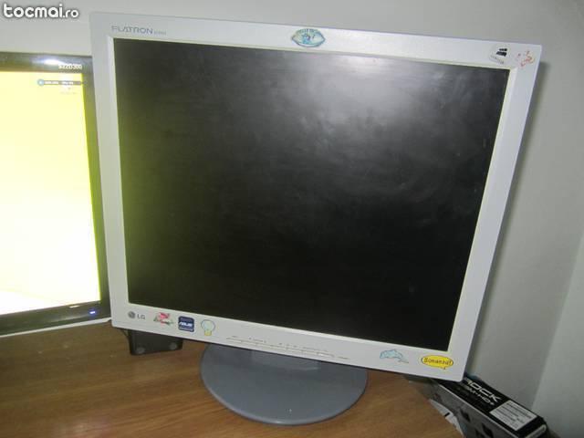 Monitor LG 19''