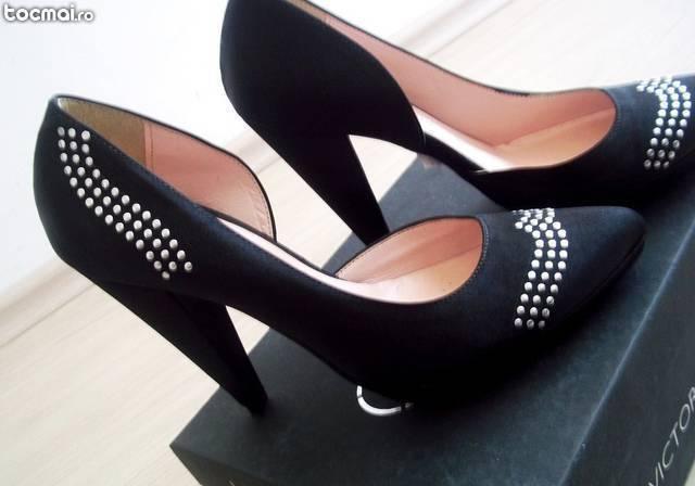 Pantofi negri eleganti