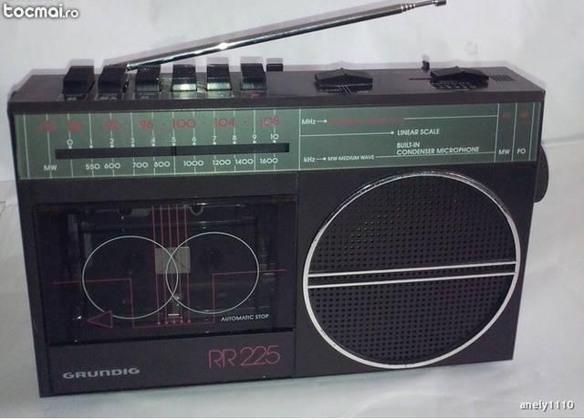 Radio casetofon portabil analog grundig rr 225 cu 2 benzi