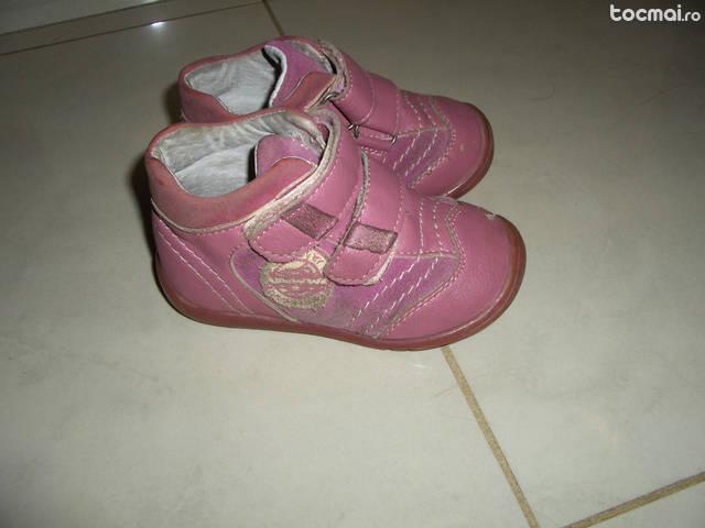 Pantofi pentru fetite