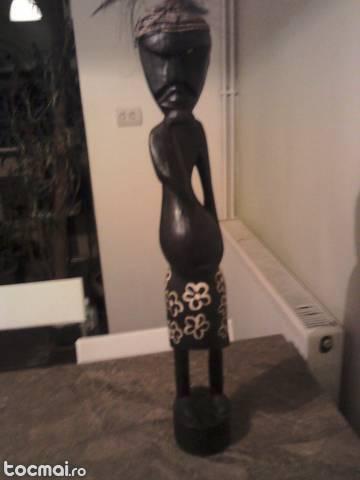 Statueta africana din lemn pictat