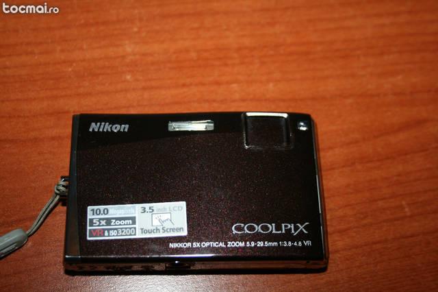 Aparat foto Nikon Coolpix S60 10Mp cu touchscreen